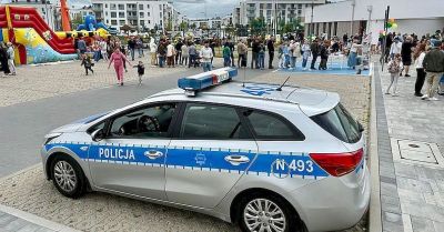 Policjanci z Kosakowa aktywnie uczestniczyli w rodzinnych festynach na terenie gminy